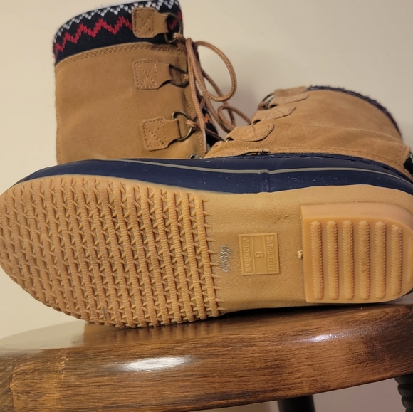 Khombu Boots, size 9 - Picture 6 of 6